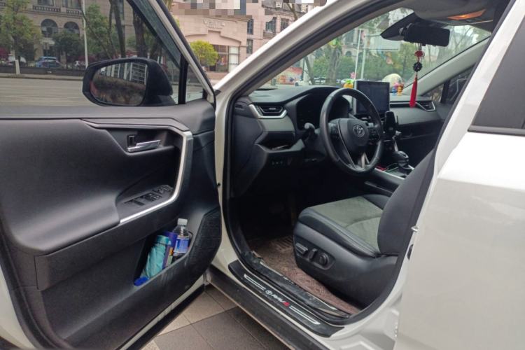 Used Toyota RAV4 2022 2.0L CVT 4x4 Style Plus Edition