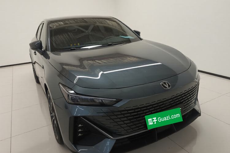 Used Changan UNI-V 2023 1.5T Prestige Model