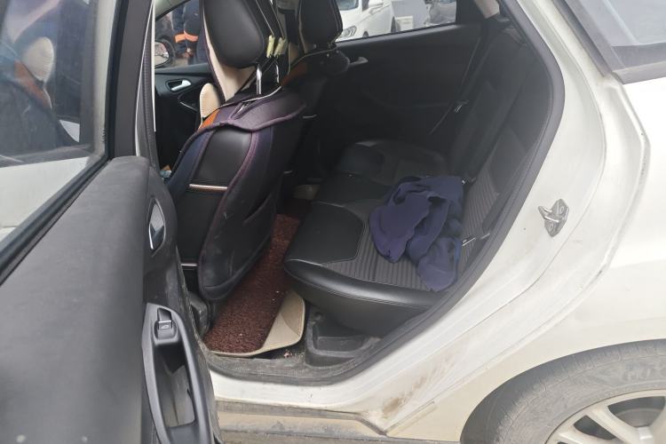 Used Ford Focus 2017 Sedan 1.6L Manual Fashion Edition Smart Drive Version
