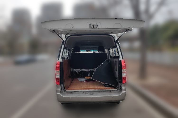 Used Jinbei New Hiace X30L 2021 1.5L Business Central Air-Conditioned Coach China VI Standard SWC15M