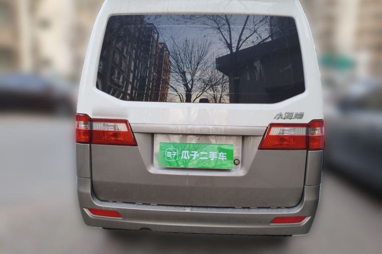 Used Jinbei Hiace X30 2024 1.5L Wealthy-Style Passenger Van 5/6/7 Seater with Front-Mounted Air Conditioning
