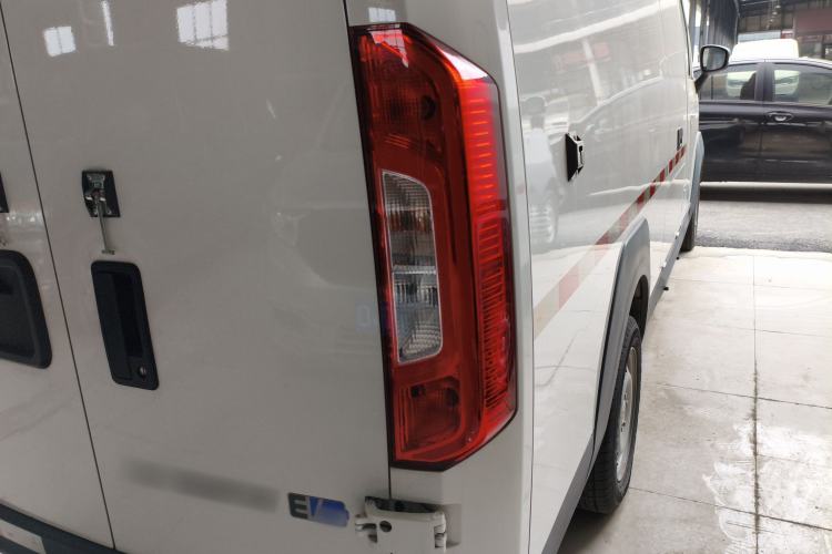 Used Foton Intelligent Blue Elf E7 2024 All-Electric Van Flat Roof 2 Seats CATL 46.36 kWh