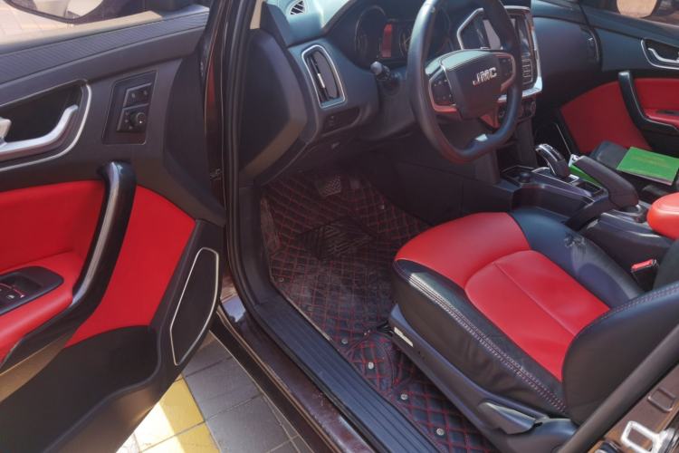 Used JMC Yuhu 7 2020 2.0T Diesel Automatic 2WD Comfort Plus Long Wheelbase China VI Emission Standard JX4D20A6L
