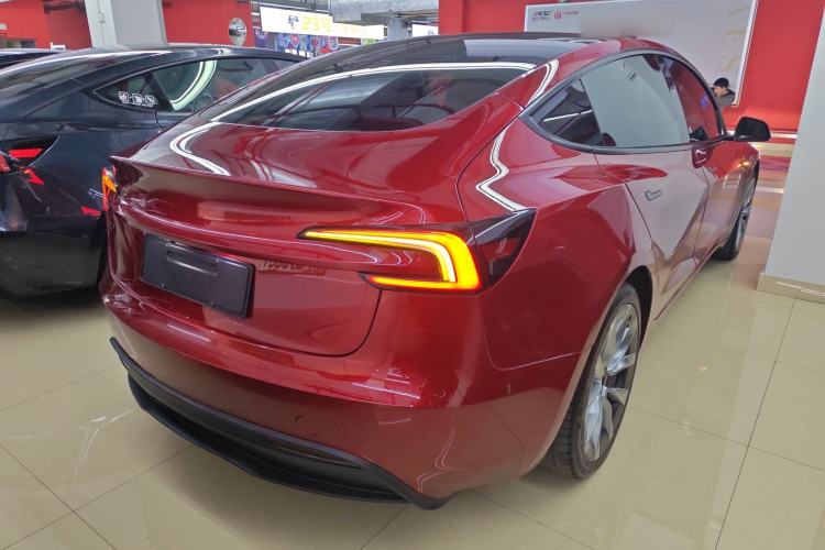 Used Tesla Model 3 2023 Long-Range All-Wheel-Drive Version
