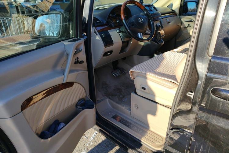 Used Mercedes-Benz Viano 2013 3.0L Navigator Edition