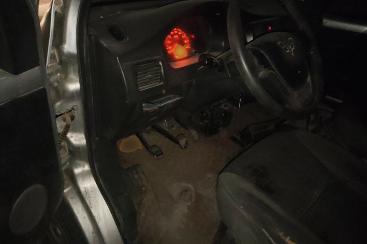 Used Wuling Rongguang 2011 1.2L Base Version
