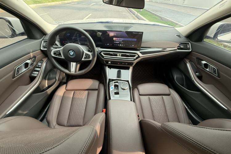Used BMW i3 2024 eDrive 35 L Audio And AC Panel