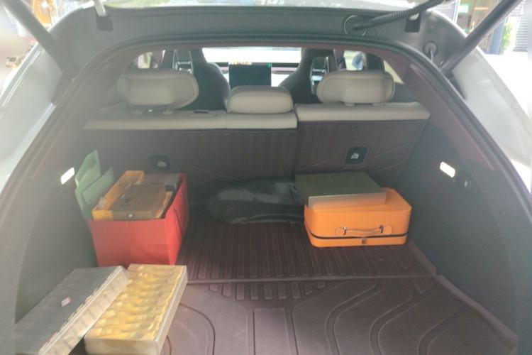 Used Xiaomi Auto YU7 2025 Ultra-Long Range High-Performance All-Wheel-Drive Max Edition