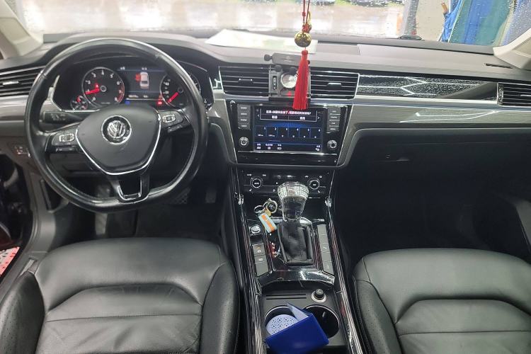 Used Volkswagen Phideon 2016 380TSI Two-Wheel-Drive Luxury Edition
