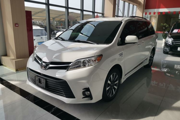 Used Toyota SIENNA 2018 3.5L Four-Wheel Drive LE Trim 7 Seats U.S. Specification