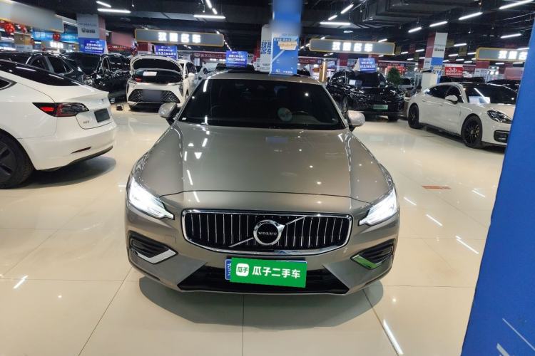 Used Volvo S60 2022 B4 Zhiyi Luxury Edition
