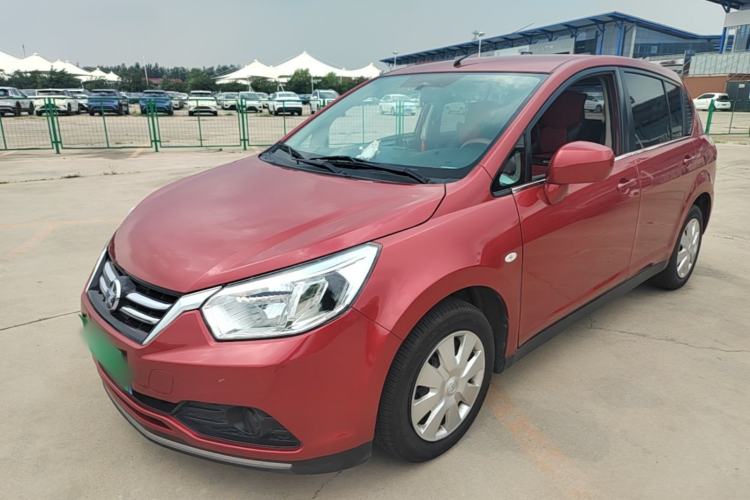 Used Venucia R50 2015 1.6L Automatic Fashion Edition