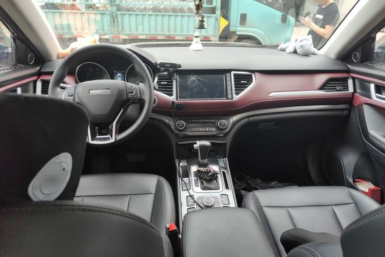 Used Haval H6 Coupe 2018 Red-Label 1.5T Automatic Two-Wheel Drive Ultra-Luxury Model Center Console