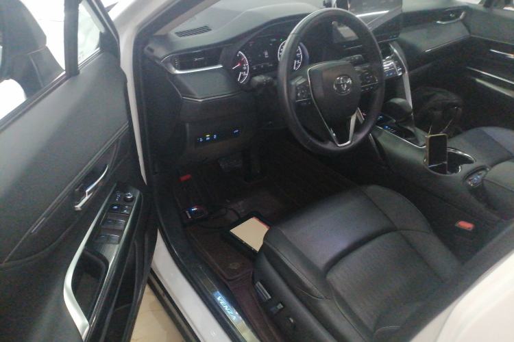 Used Toyota Venza 2022 2.0L CVT Two-Wheel Drive Prestige Edition Driver Seat