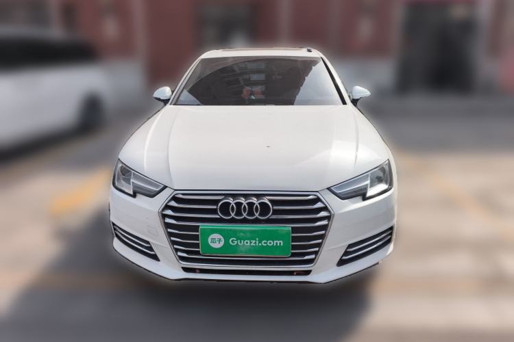 Used Audi A4L 2017 40 TFSI Ambition Edition
