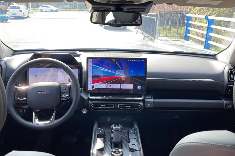 Used Haval H Dog 2023 1.5T Two-Wheel Drive Chao Ye Version Plus Center Console