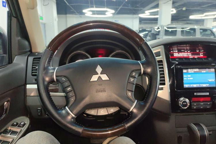 Used Mitsubishi Pajero 2018 3.0L Automatic Standard Edition
