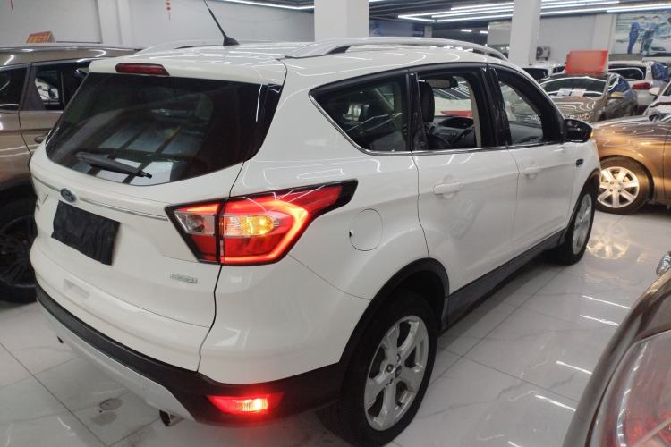 Used Ford Kuga 2017 EcoBoost 180 Two-Wheel-Drive Platinum Edition