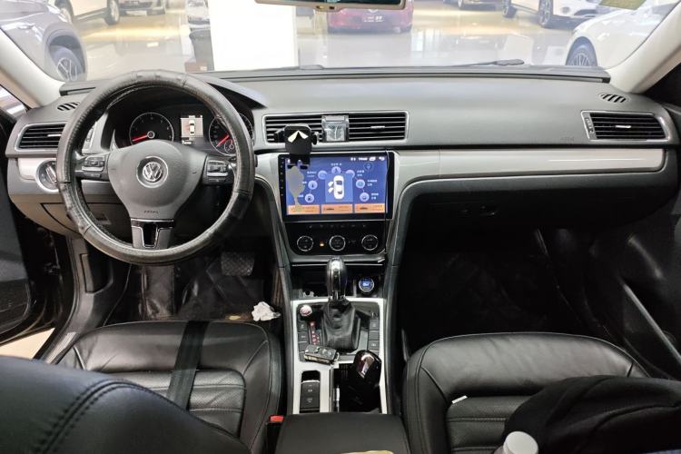 Used Volkswagen Passat 2014 2.0 TSI DSG Prestige Edition Center Console