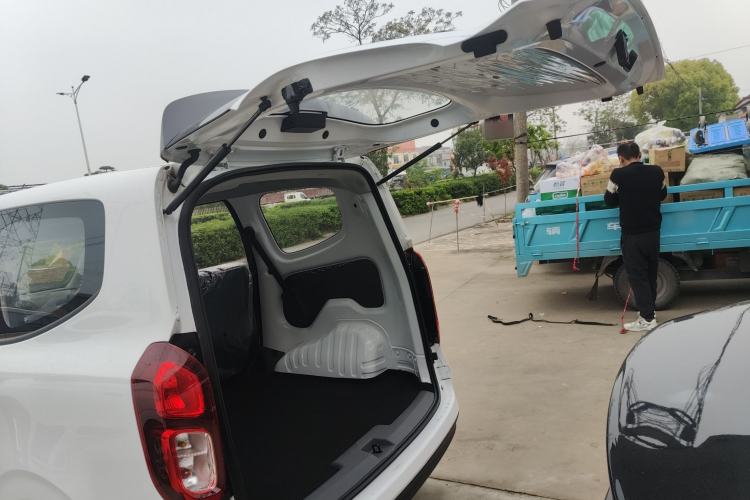 Used Wuling Hongguang New Energy 2024 All-Electric Model 300KM Standard Version Trunk