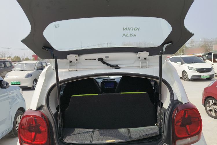 Used Roewe Clever 2021 302 km New Four-Seater Super-Efficient Version
