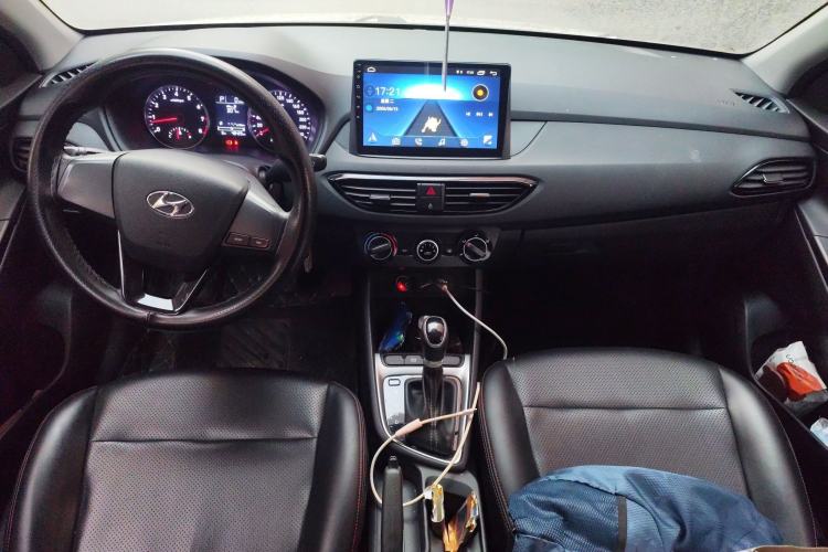 Used Hyundai Celesta 2018 1.6L Automatic GL Enjoyment Edition China VI compliant Center Console