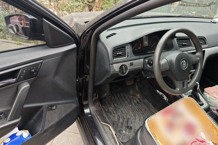 Used Volkswagen Lavida 2013 Revised Classic 1.6L Automatic Fashion Edition
