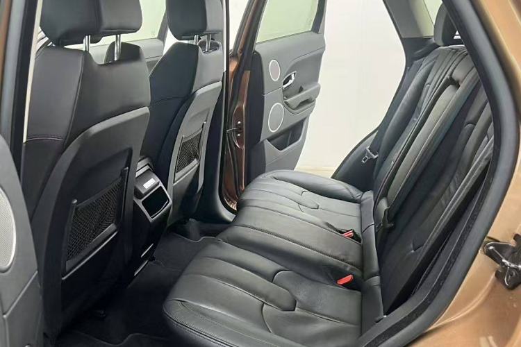 Used Land Rover Range Evoque 2015 2.0T 5-Door Luxury Edition Interior 3