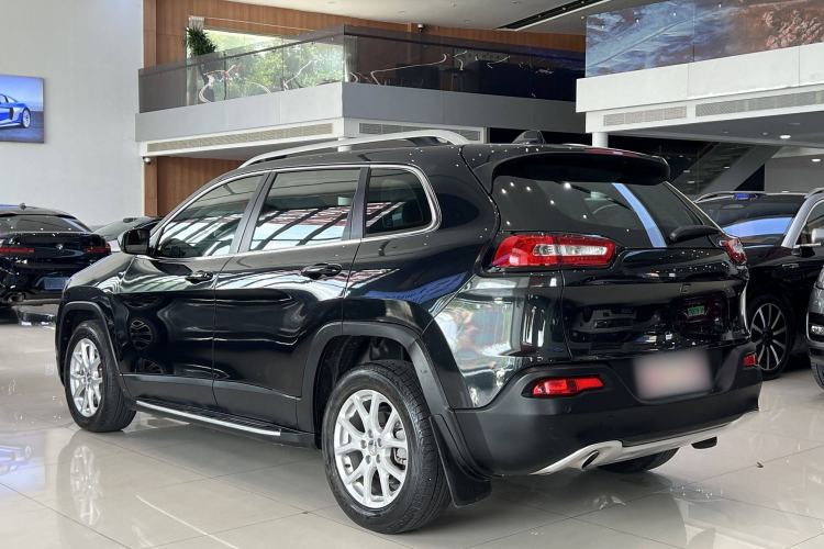 Used Jeep Cherokee 2017 2.0L Superior Edition