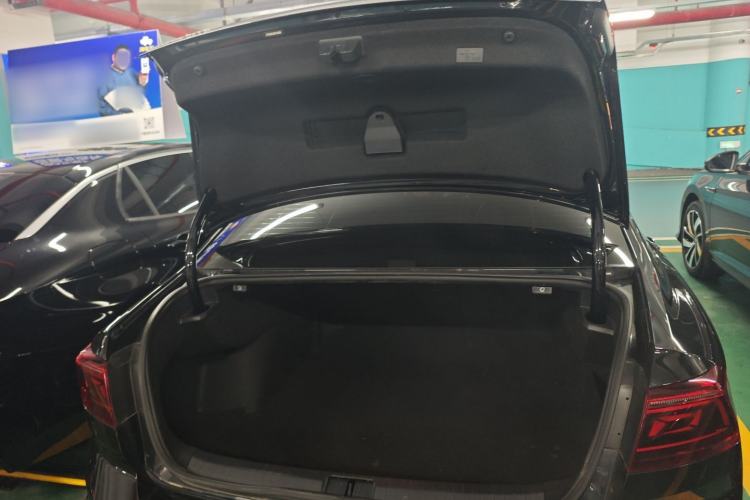 Used Volkswagen Magotan 2023 2 Million Units Limited Edition 330TSI DSG Leading Version
