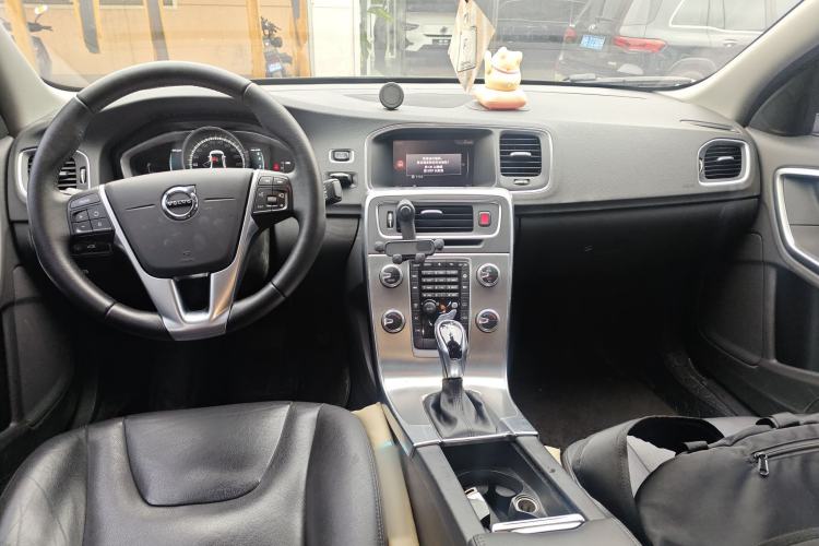 Used Volvo S60 2018 S60L T4 Smart & Ambitious Edition Interior 2