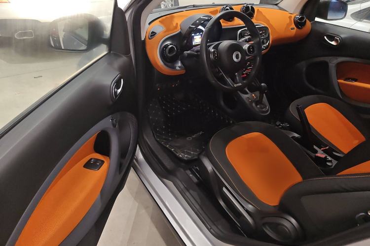 Used smart fortwo 2015 1.0L 52 kW Hardtop Passion Edition