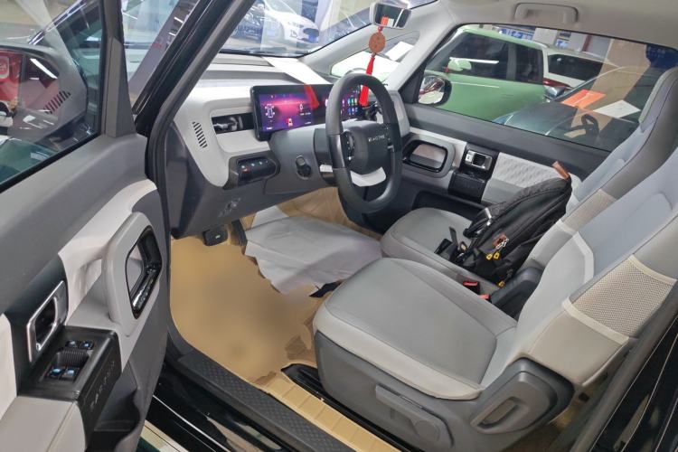 Used Baojun KiWi EV 2021 Artist Model Lithium Iron Phosphate