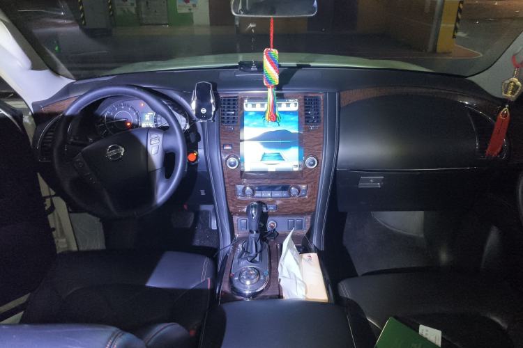 Used Nissan Patrol 2018 4.0L LinkedIn Edition Center Console