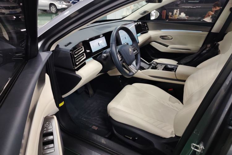 Used BYD Qin L 2024 DM-i 120KM Excellence Model Driver Seat