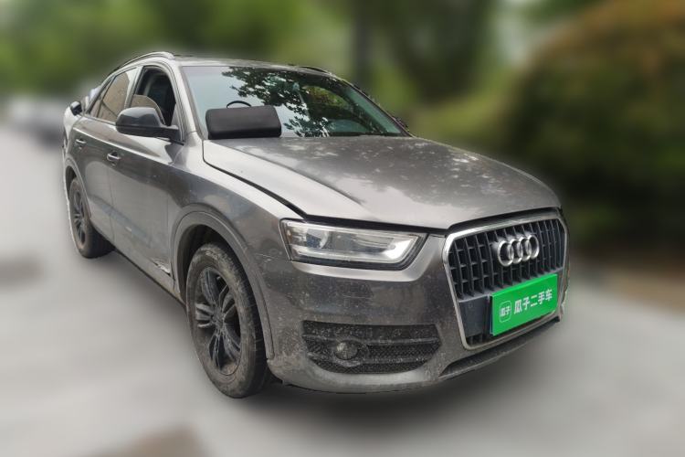 Used Audi Q3 2015 30 TFSI Comfort Model Front Right 45 Deg