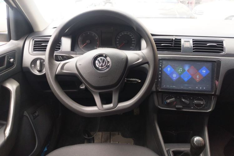 Used Volkswagen Santana 2016 1.6L Manual Fashion Edition
