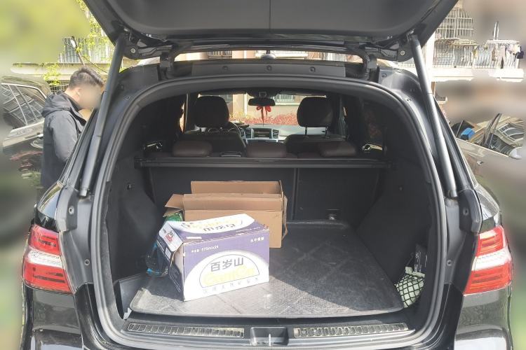 Used Mercedes-Benz M-Class 2012 ML 350 Luxury Edition Trunk