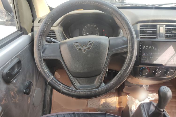 Used Wuling Rongguang 2019 1.2L S Van Standard Model with 5 Seats
