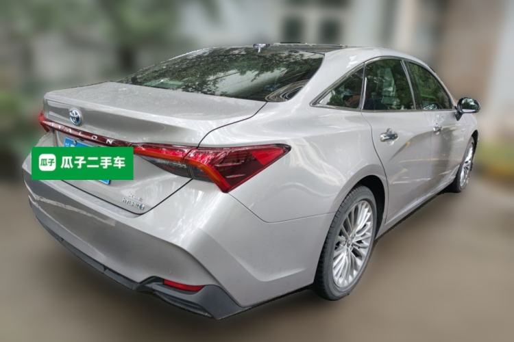 Used Toyota Avalon 2019 Dual-Engine 2.5L XLE Prestige Version China VI Standard