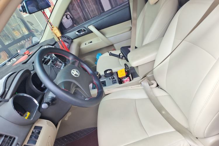 Used Toyota Highlander 2013 2.7L Two-Wheel Drive 5-Seater Purple Gold Edition Left Front Seat