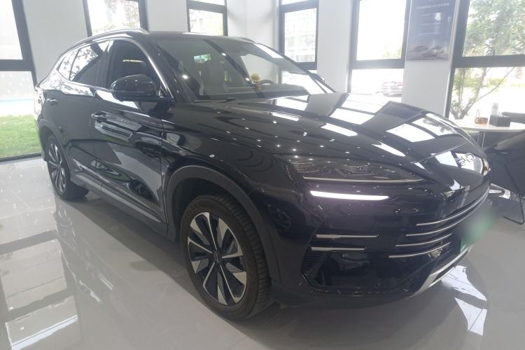 Used BYD Song PLUS New Energy 2025 DM-i 112KM Prestige Model Front Right 45 Deg