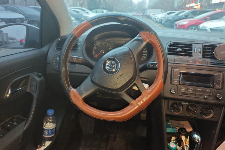 Used Volkswagen Polo 2016 1.4L Cross Polo Automatic Steering Wheel