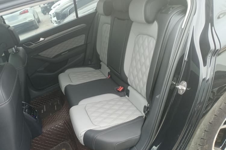 Used Volkswagen Magotan 2023 2 Million Units Limited Edition 330TSI DSG Leading Version