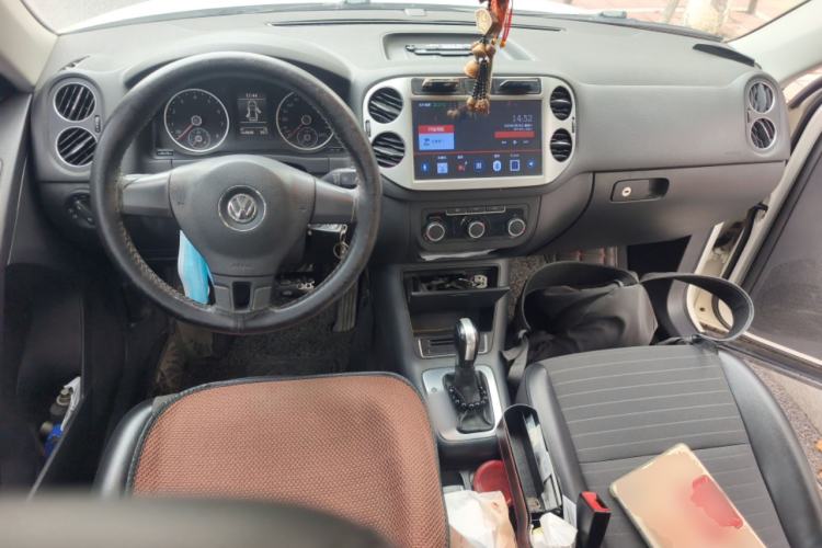 Used Volkswagen Tiguan 2015 1.8TSI Automatic Two-Wheel Drive Trend Edition Center Console