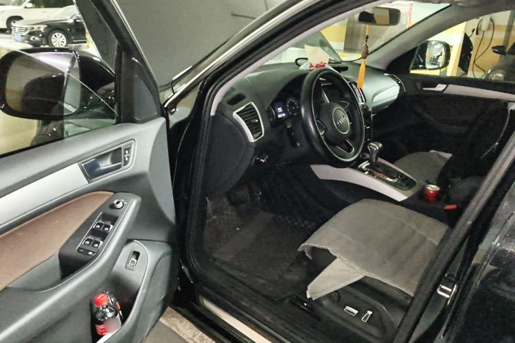 Used Audi Q5 2017 40 TFSI Ambition Edition Driver Seat