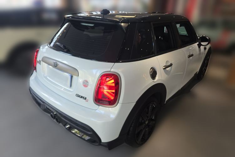 Used MINI 2023 Facelift 2.0T COOPER S Artist Five-Door Edition Rear Right 45 Deg