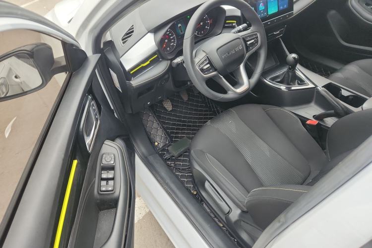 Used Roewe i5 2021 1.5L Manual Platinum Edition Driver Seat