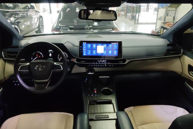 Used Toyota Sienna 2021 2.5L Hybrid Luxury Edition