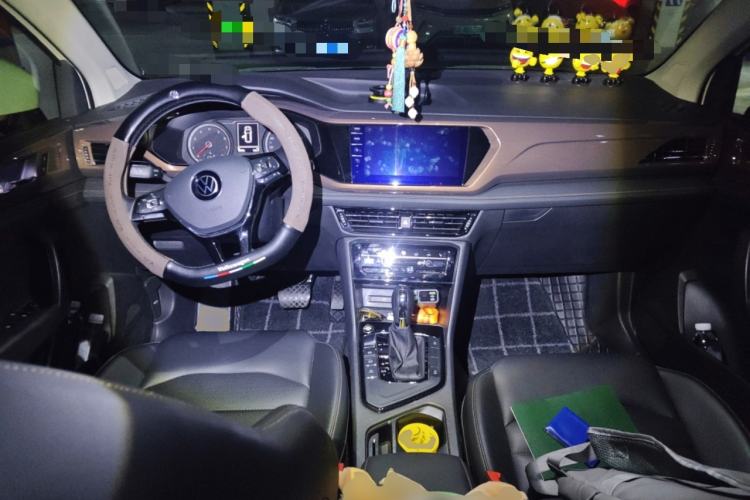 Used Volkswagen Tharu 2021 280TSI Two-Wheel-Drive Luxury Plus Edition Center Console